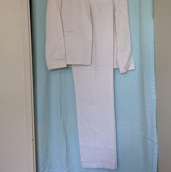 Silk White jacket suit - Picture 2 of 4